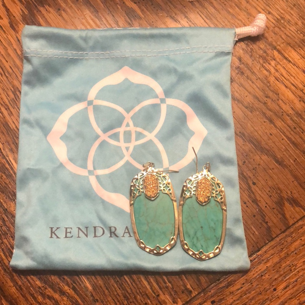 Kendra Scott earring